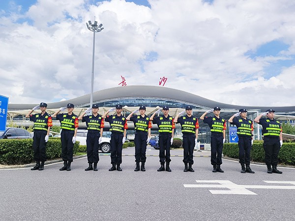 長沙黃花機場防爆隊員風(fēng)采
